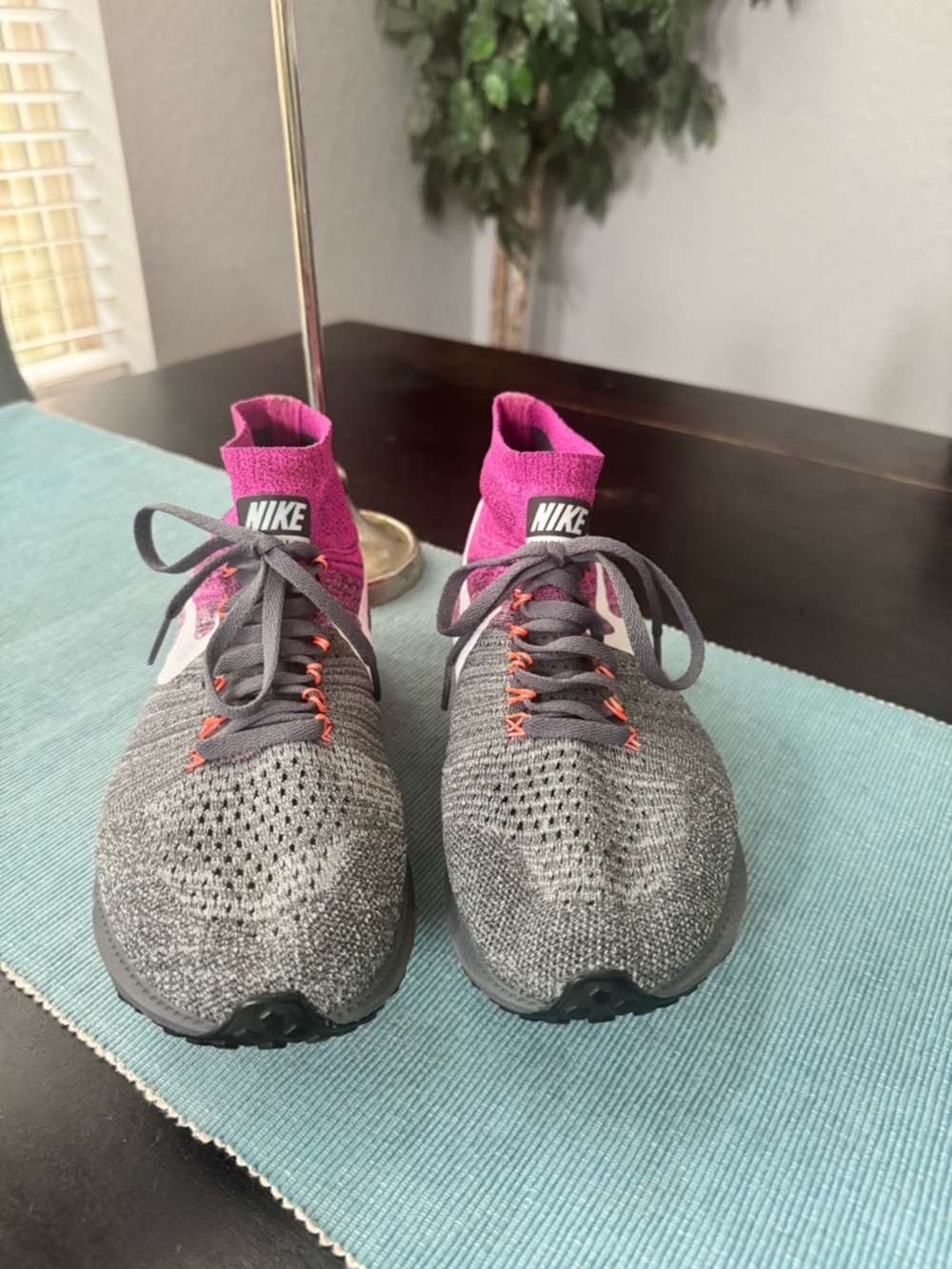 Nike Women's Zoom All Out Flyknit sneakers size 9